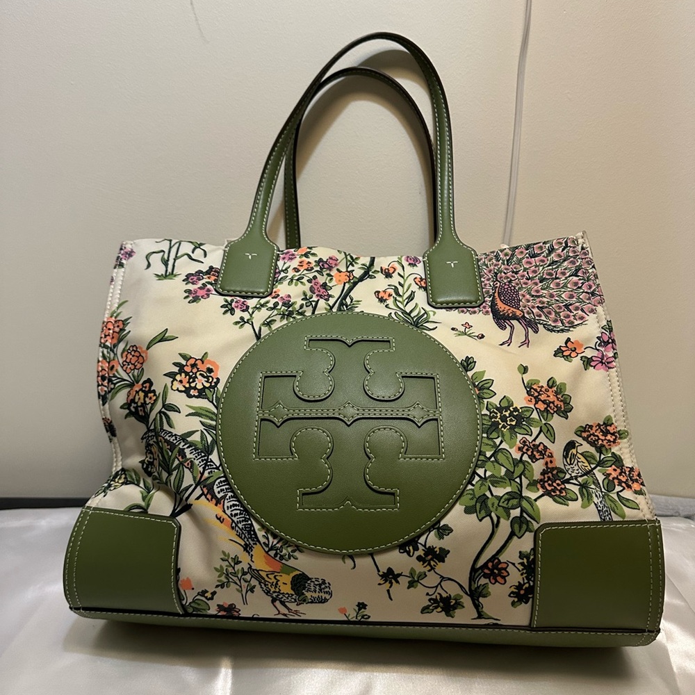 Tory Burch Green and Cream Tote Bag - Picture 2 of 7